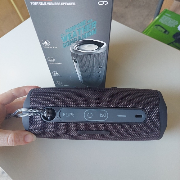 Flip 6 Bluetooth Speaker GREY - Picture 3 of 5